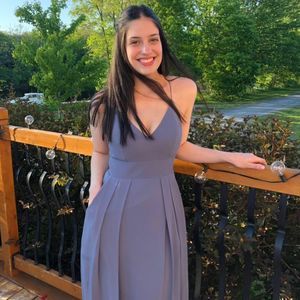 Meet your Posher, Larissa